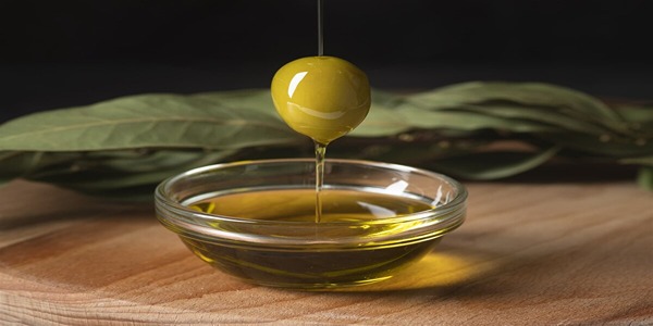 تصویر 1 از خرید روغن زیتون با بو + قیمت فروش استثنایی